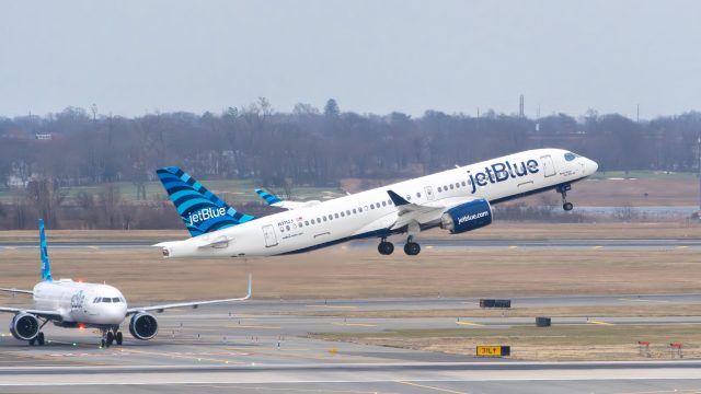 Unlock Double JetBlue Tiles for Mosaic Status with Hotel Bookings!