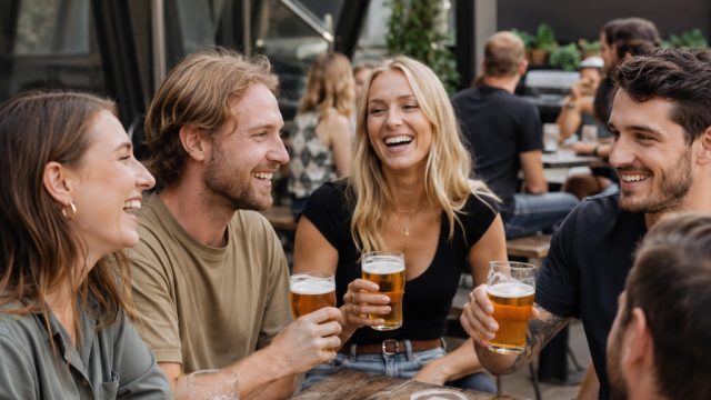 Australians Embrace Mid-Strength Beer: A Shift in Drinking Culture